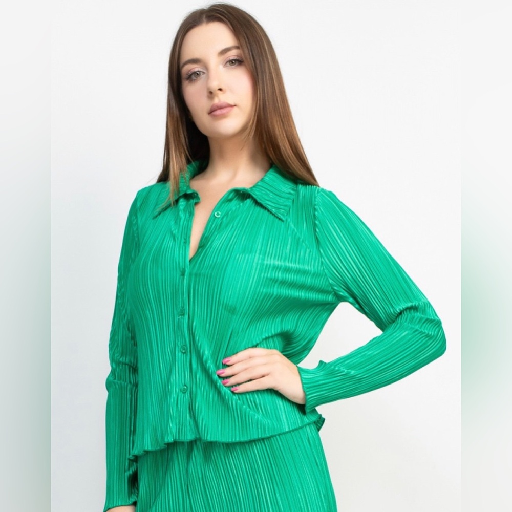 Collared Solid Plisse Shirt Top